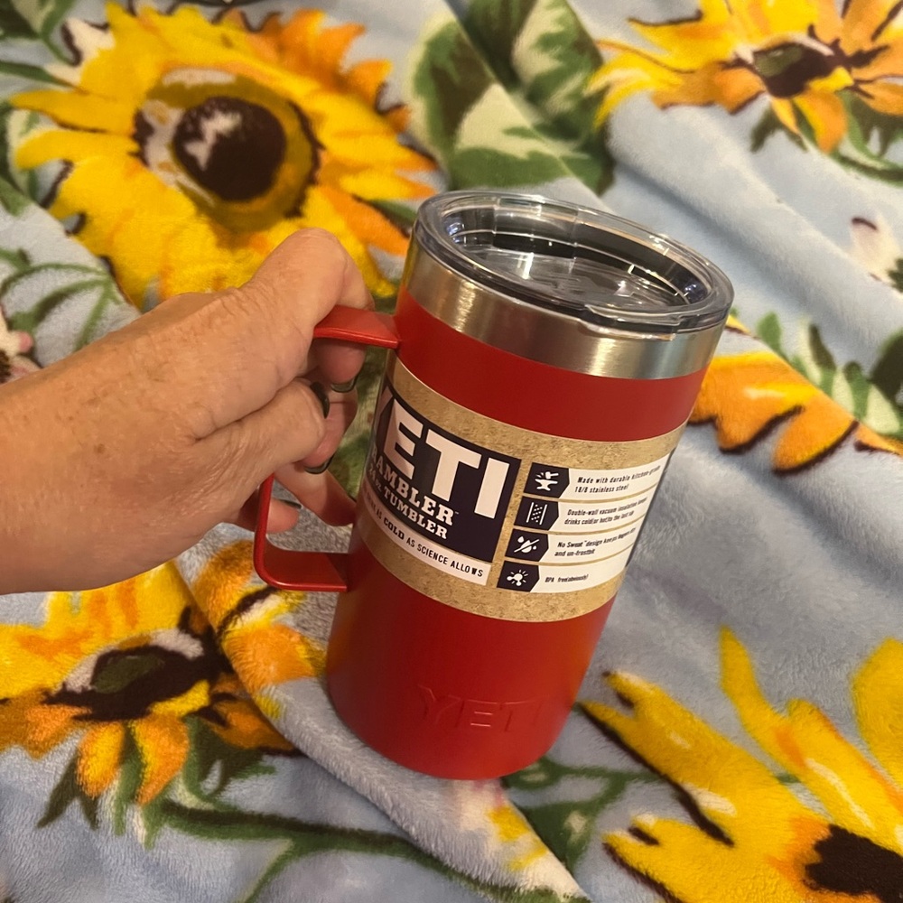 NEW Yeti Rambler 24oz Tumbler